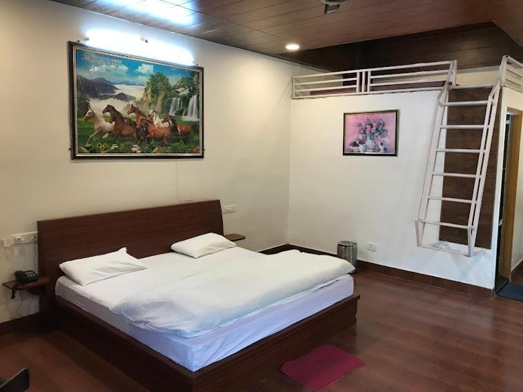 Riverside Resort Лансдаун Екстериор снимка