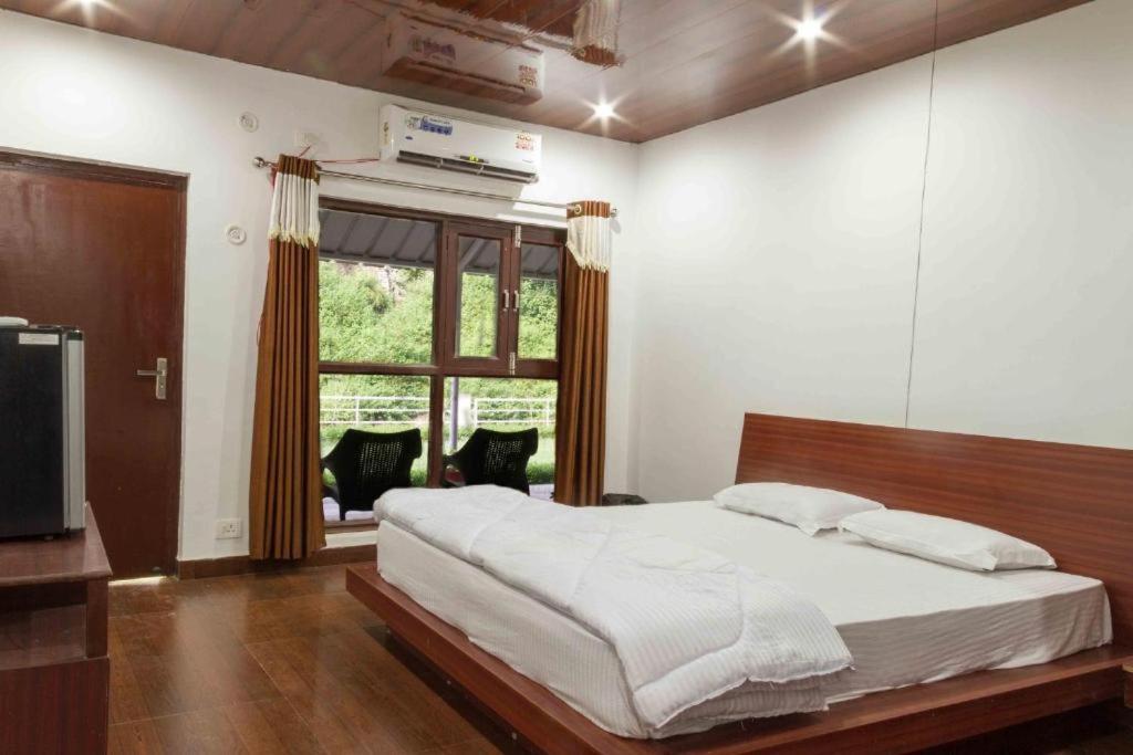 Riverside Resort Лансдаун Екстериор снимка