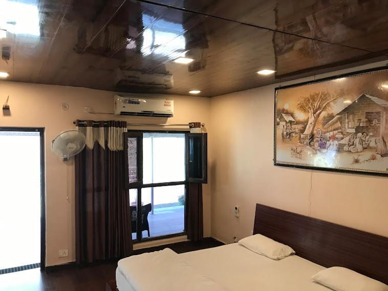 Riverside Resort Лансдаун Екстериор снимка