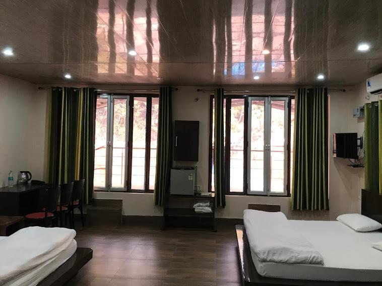 Riverside Resort Лансдаун Екстериор снимка